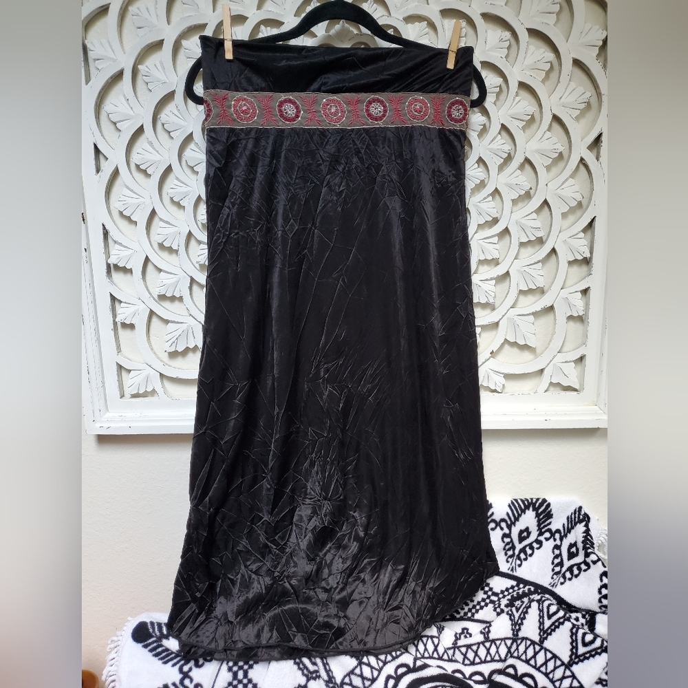 Volume One Juniors Crinkle Satin Black Skirt with Beading and Embroidere…